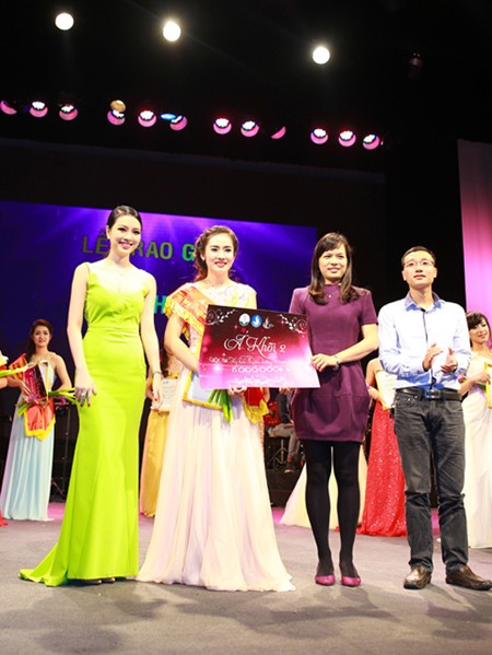 Hoa hậu Ngọc Anh rạng rỡ làm giám khảo chấm Miss Đại học Dược ảnh 9