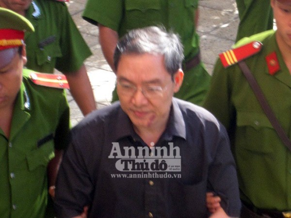 Khánh Hòa: Dương Chí Dũng xuất hiện tại phiên xét xử vụ ụ nổi 83M ảnh 1
