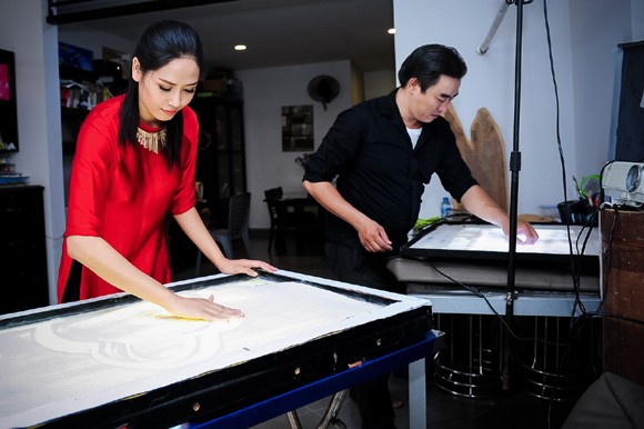 Nguyễn Thị Loan học vẽ tranh cát thi tài năng Miss world ảnh 5