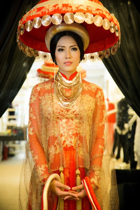 Cận cảnh bộ “Long vũ khúc” Nguyễn Thị Loan sẽ mặc tại Miss World ảnh 4