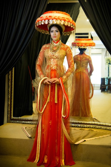 Cận cảnh bộ “Long vũ khúc” Nguyễn Thị Loan sẽ mặc tại Miss World ảnh 3