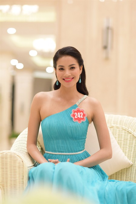 Thí sinh Hoa hậu Việt Nam 2014 lộng lẫy trong trang phục dạ hội ảnh 10