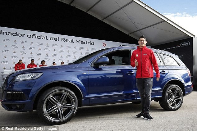 Ronaldo và đồng đội khoe dàn xe mới cáu cạnh ảnh 4