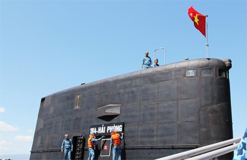Hình ảnh tàu ngầm Kilo Việt Nam chào Xuân Ất Mùi ảnh 11