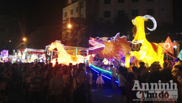 Ấn tượng đặc sắc lễ hội Trung thu Tuyên Quang 2015 ảnh 10