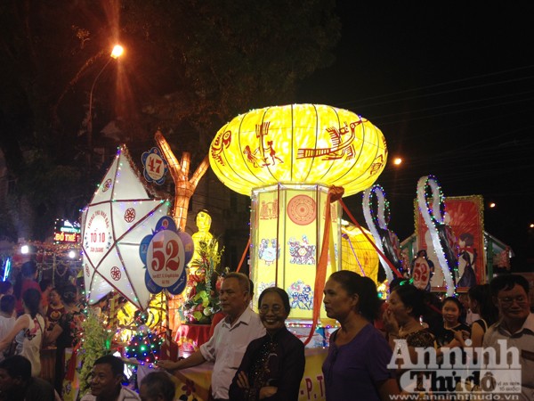 Ấn tượng đặc sắc lễ hội Trung thu Tuyên Quang 2015 ảnh 6