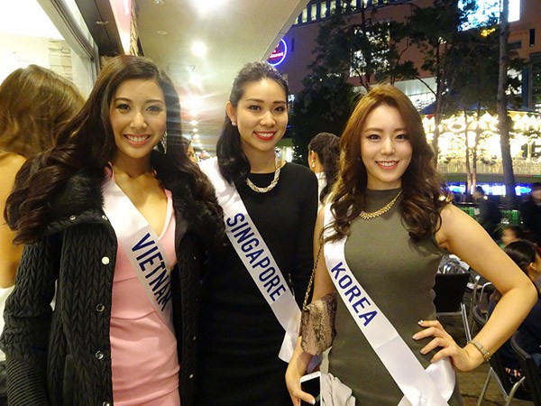 Thúy Vân rạng rỡ khoe sắc cùng các thí sinh Hoa hậu Quốc tế 2015 ảnh 7