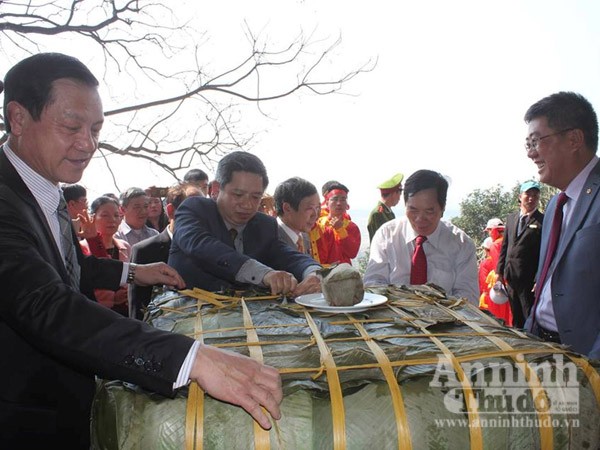 Dâng cặp bánh chưng 700kg cúng anh linh thân mẫu Chủ tịch Hồ Chí Minh ảnh 4
