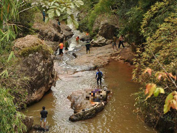 3 du khách người Anh tử nạn tại thác Datanla, Đà Lạt ảnh 1