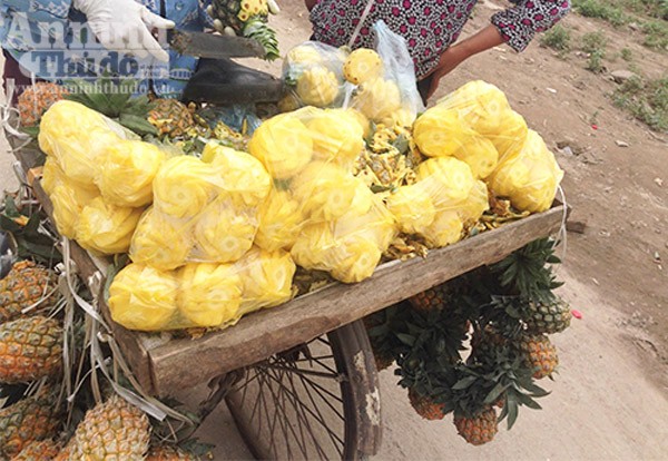 Giật mình "chợ hoa quả" giá bèo, không rõ xuất xứ nguồn gốc ở Hà Nội ảnh 3