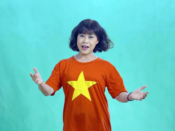 Nghệ sĩ Việt rực đỏ màu cờ, quảng bá vẻ đẹp đất nước và con người Việt Nam ảnh 6