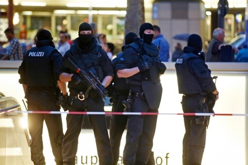 Cảnh sát Munich phong tỏa hiện trường sau vụ tấn công