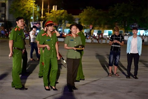 Rực rỡ đêm hội Trung thu lớn nhất Việt Nam ảnh 12