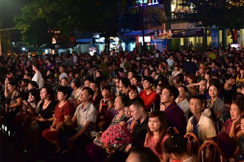 Rực rỡ đêm hội Trung thu lớn nhất Việt Nam ảnh 3