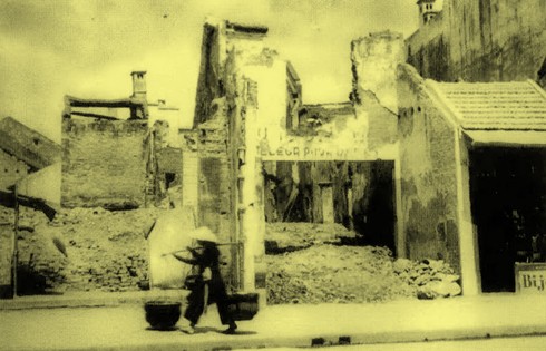 Chùm ảnh khó quên về Hà Nội mùa đông 1946 (4): Phố phường Hà Nội những năm kháng chiến ảnh 9