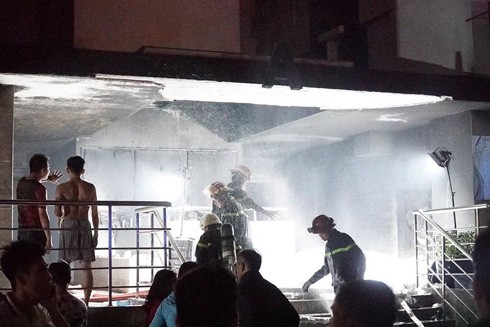 Thêm hình ảnh vụ cháy chung cư Carina Plaza khiến 13 người tử vong ảnh 7