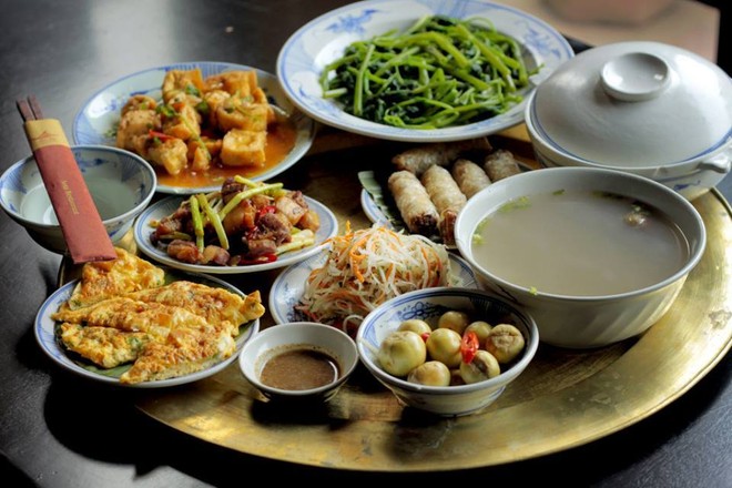 Rất nhiều người Việt ăn thiếu rau, thừa muối và lười vận động ảnh 1