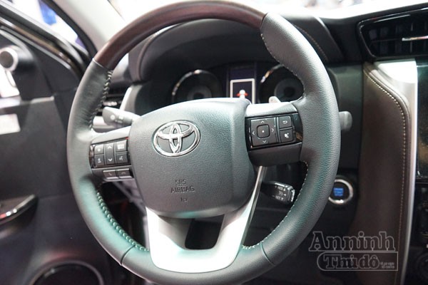 Chi tiết hàng 'hot' chính hãng Toyota Fortuner 2016 ảnh 10
