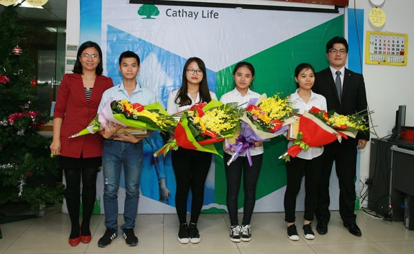 56 sinh viên nhận học bổng "Thịnh Trí Thành Tài" từ Cathay Life Việt Nam ảnh 3