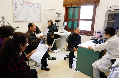 Bệnh viện Công an Hà Nội khám chữa bệnh miễn phí cho cán bộ hưu trí ảnh 2