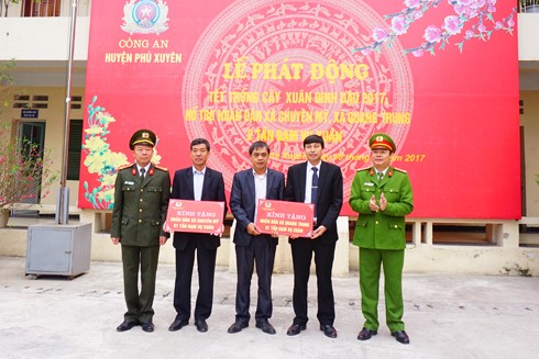 Hoạt động thiết thực đầu xuân của Công an huyện Phú Xuyên ảnh 2