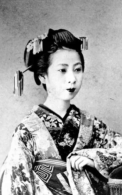 Bộ ảnh cổ quý hiếm về phụ nữ Nhật Bản những năm 1880-1897 ảnh 9