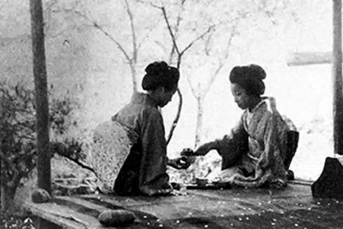 Bộ ảnh cổ quý hiếm về phụ nữ Nhật Bản những năm 1880-1897 ảnh 19