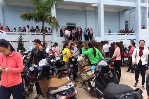 Tạm dừng quyết định chấm dứt hợp đồng với hàng trăm giáo viên "dư thừa" tại Đắk Lắk ảnh 1