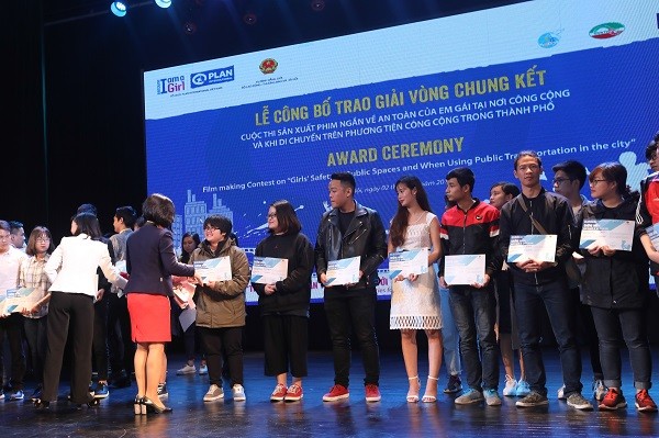 Nữ sinh Hà Nội giành giải cao nhất cuộc thi làm phim ngắn ảnh 1