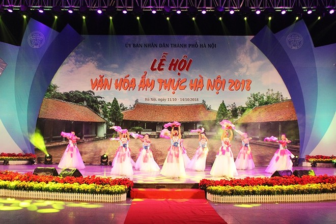 Hàng nghìn người tham dự Lễ hội văn hóa Ẩm thực Hà Nội ảnh 2
