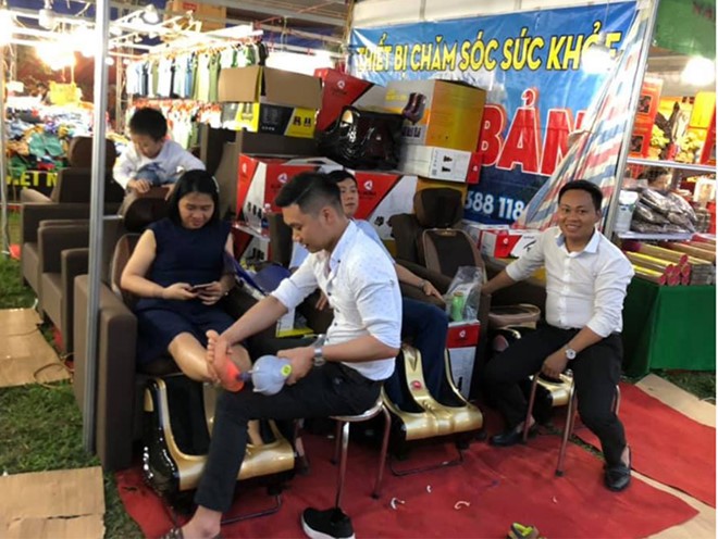 Du khách phàn nàn về bộ mặt nhếch nhác của Festival văn hóa truyền thống Việt Nam 2019 ảnh 3