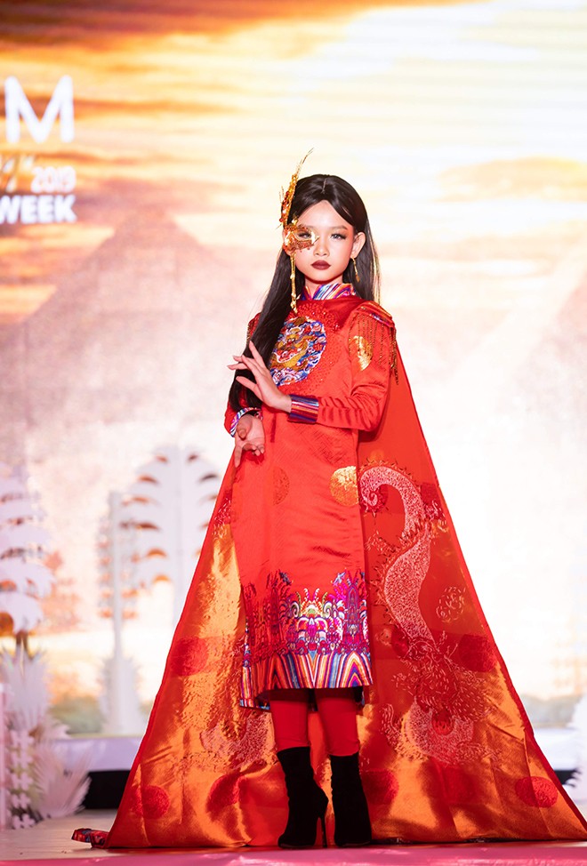 300 người mẫu "nhí" tham gia trình diễn tại Tuần lễ Thời trang trẻ em quốc tế Việt Nam 2019 ảnh 3