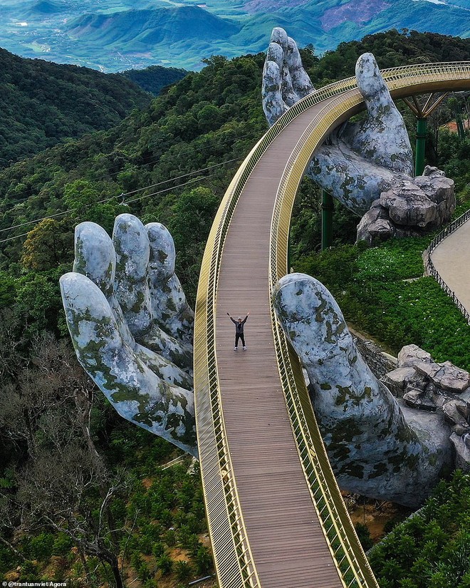 Ảnh chụp Cầu Vàng Đà Nẵng chiến thắng Giải thưởng Kiến trúc toàn cầu năm 2020 ảnh 1