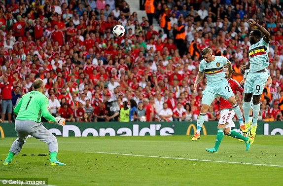 Hazard bùng nổ, Bỉ tưng bừng vào tứ kết đấu xứ Wales ảnh 1