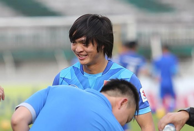 HLV Hữu Thắng gạch tên Tuấn Anh khỏi AFF Cup 2016