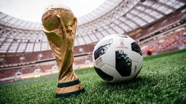 Telstar 18, quả bóng chính thức của World Cup 2018 bị chê tơi tả ảnh 1