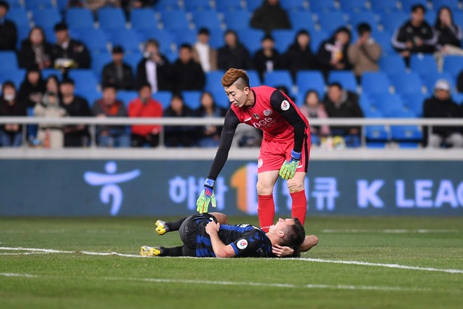 "Máy ghi bàn" Incheon United chấn thương nặng, cơ hội vàng cho Công Phượng ảnh 1