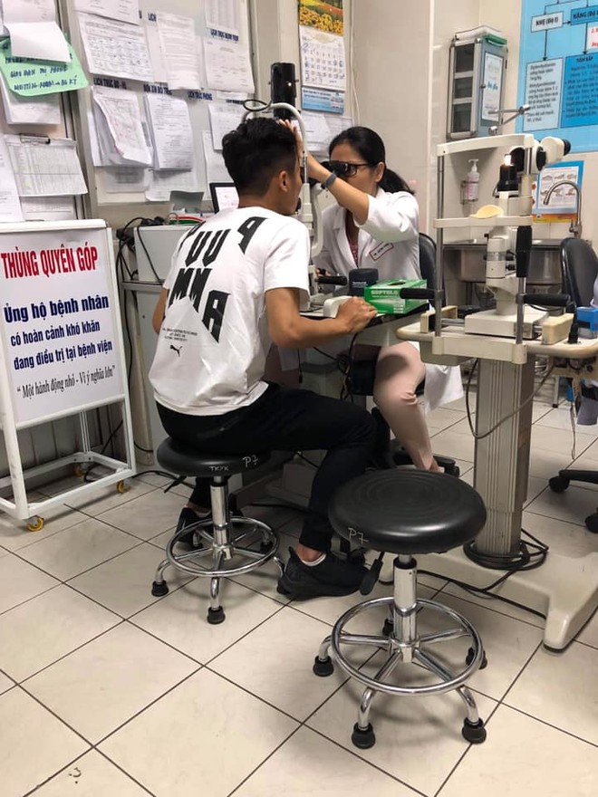 Ngôi sao U23 Việt Nam nhập viện cấp cứu sau pha va chạm ở V-League ảnh 2