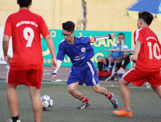 Kết quả, hình ảnh lượt trận cuối vòng bảng giải bóng đá học sinh THPT Hà Nội 2015 ảnh 15