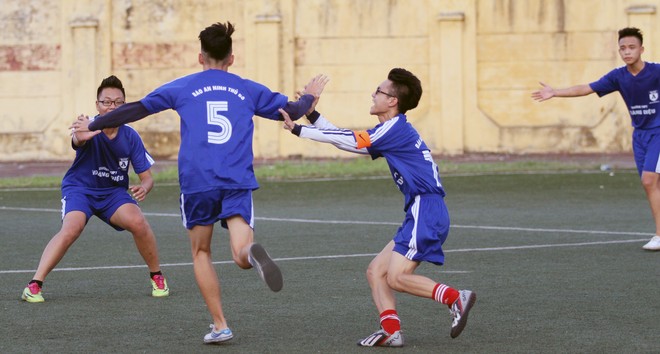 Kết quả, hình ảnh lượt trận cuối vòng bảng giải bóng đá học sinh THPT Hà Nội 2015 ảnh 16