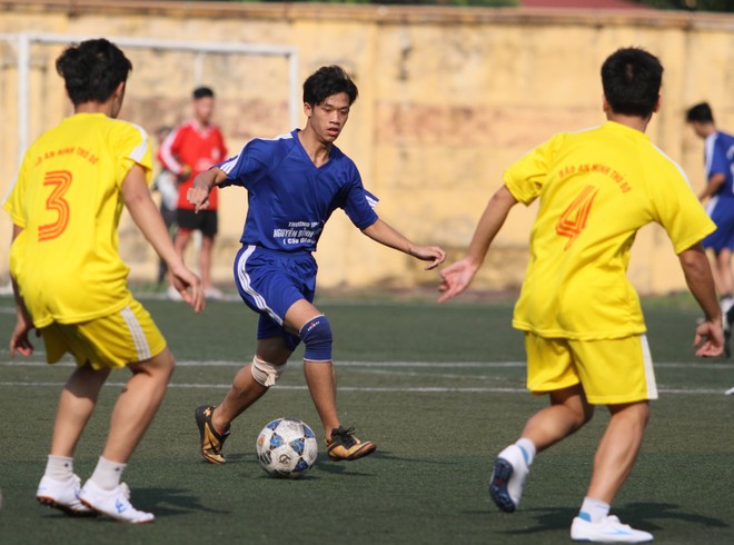Kết quả, hình ảnh lượt trận cuối vòng bảng giải bóng đá học sinh THPT Hà Nội 2015 ảnh 12