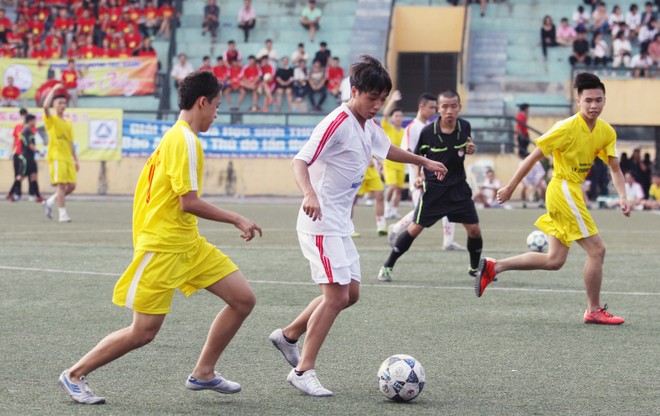 Kết quả, hình ảnh lượt trận cuối vòng bảng giải bóng đá học sinh THPT Hà Nội 2015 ảnh 6