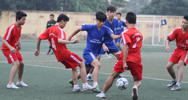 Hình ảnh vòng tứ kết, lịch bán kết giải bóng đá học sinh THPT Hà Nội 2015 ảnh 2