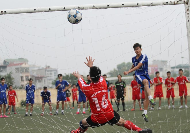 Hình ảnh vòng tứ kết, lịch bán kết giải bóng đá học sinh THPT Hà Nội 2015 ảnh 9