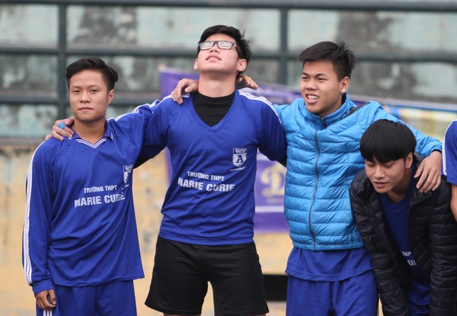 Hình ảnh vòng tứ kết, lịch bán kết giải bóng đá học sinh THPT Hà Nội 2015 ảnh 8