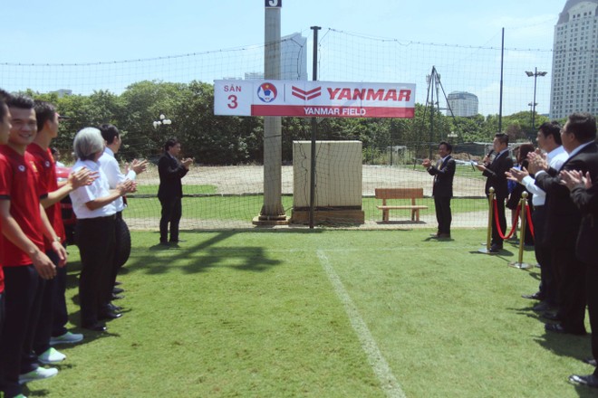 Các đội tuyển của Việt Nam có sân tập cỏ "đẹp như mơ" ảnh 1