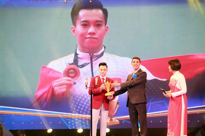 Thu Thảo bất ngờ chiến thắng Ánh Viên ở Cúp chiến thắng 2017 ảnh 1