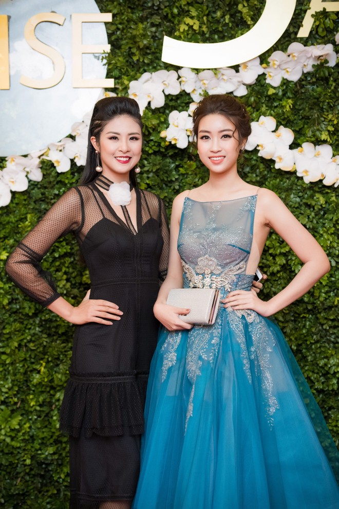 Hoa hậu Mỹ Linh "đọ" sắc với đàn chị Ngọc Hân ảnh 1