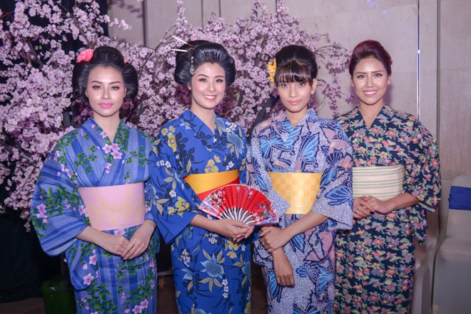 Dàn "sao" đẹp lạ trong trang phục Kimono ảnh 12
