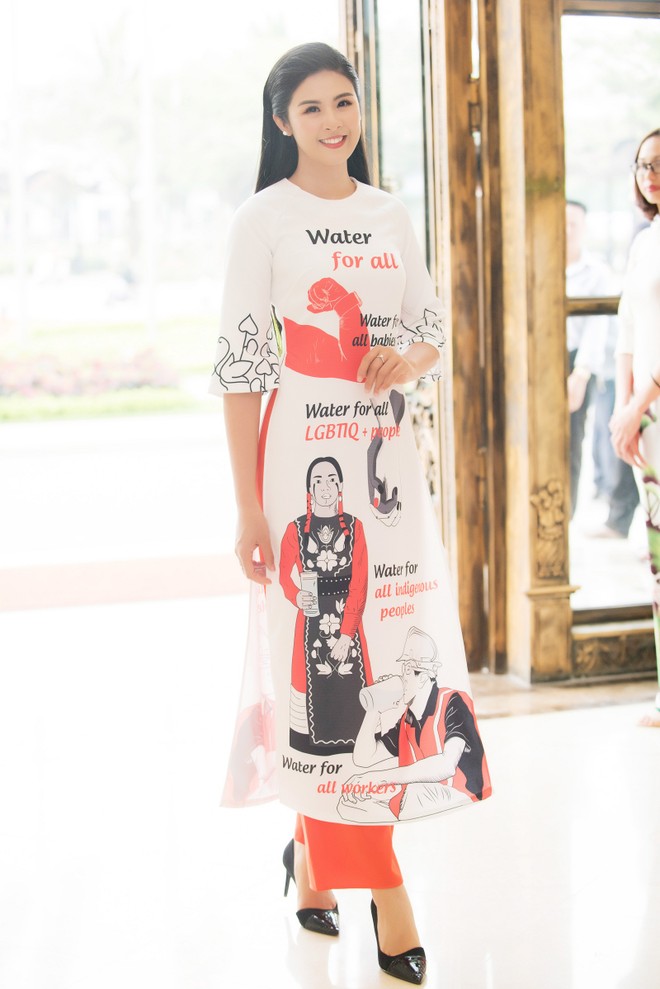 Hoa hậu Ngọc Hân thiết kế áo dài mang thông điệp bảo vệ nước ảnh 1